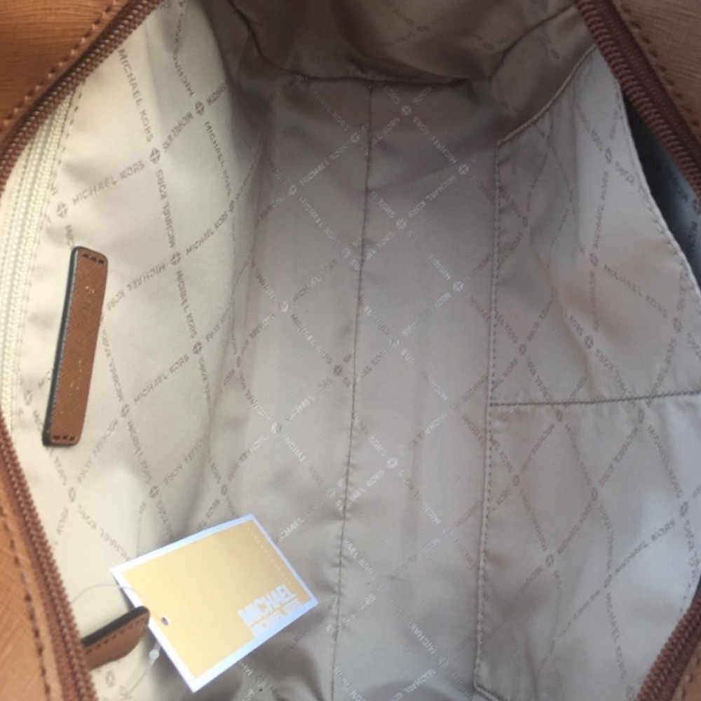 NWT Michael Kors Jet Set Chain Lg Shoulder Tote - Picture 4 of 5